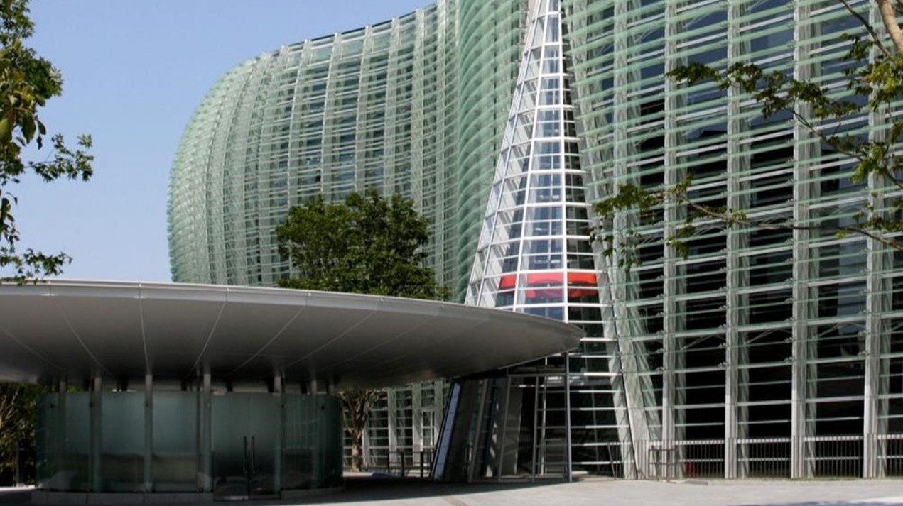 国立新美術館