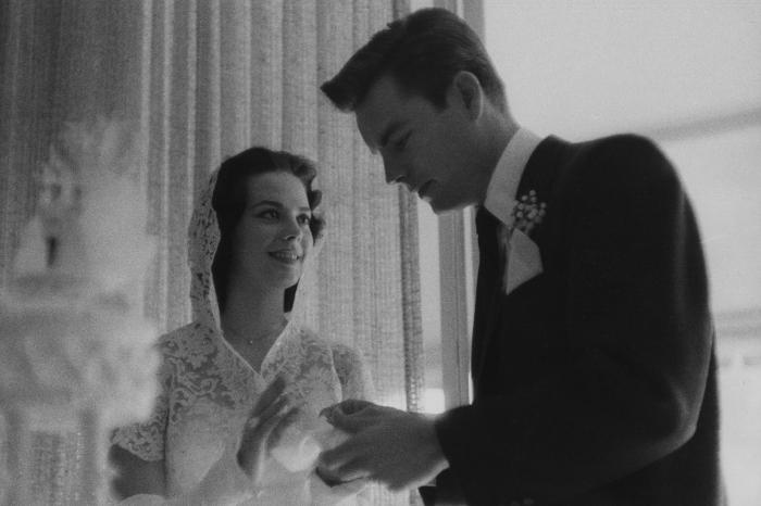 Robert Wagner Talks About Natalie Wood's Death In HBO Doc | True Crime Buzz