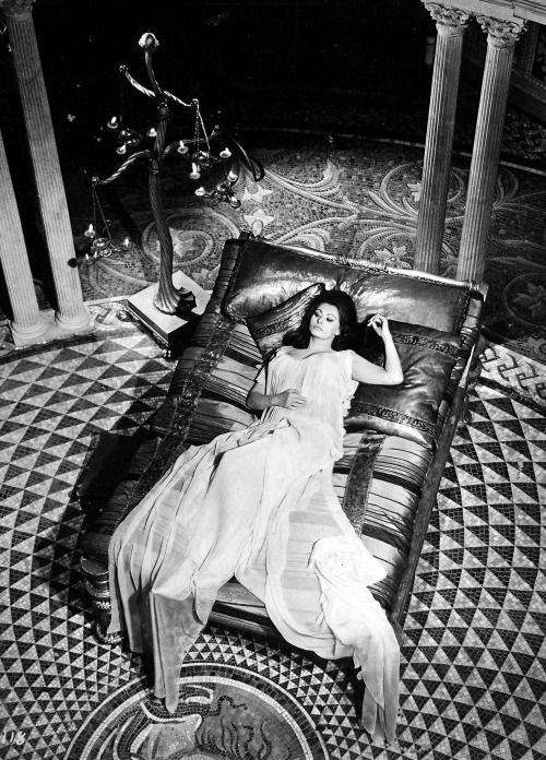  Sophia Loren – 1964