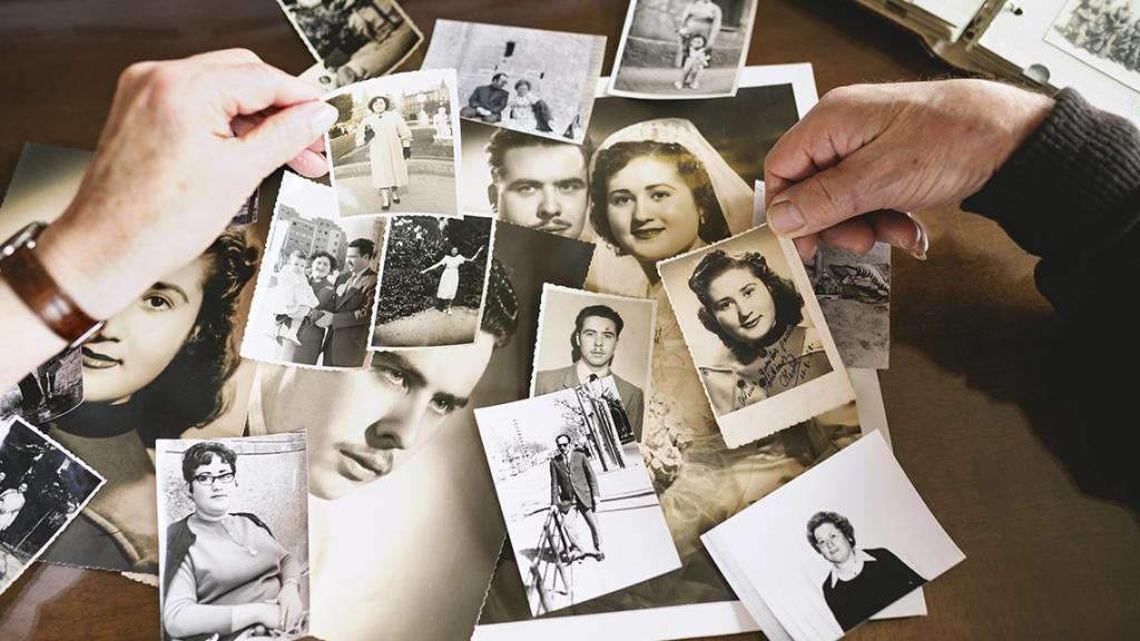 How to Digitize Old Photos with Different Tools?