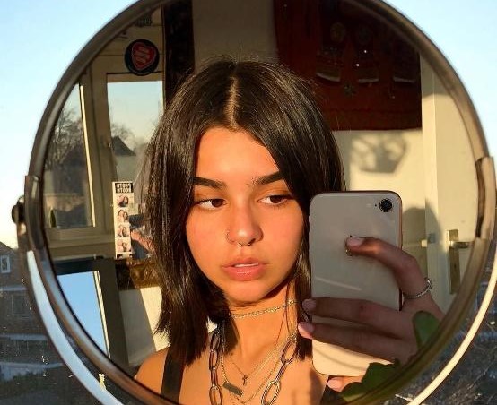 mirror selfie