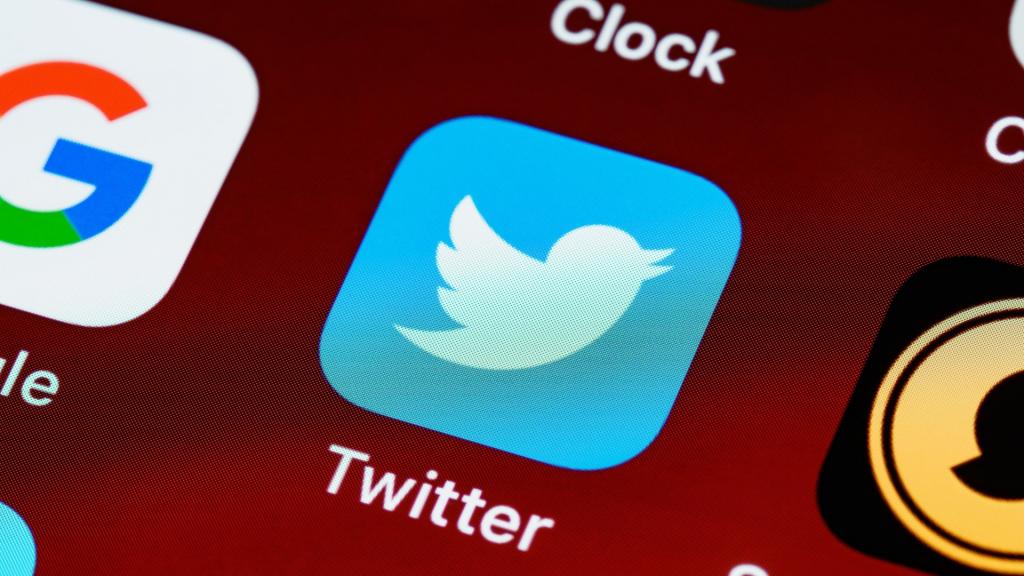 How to Resize Image for Twitter Header